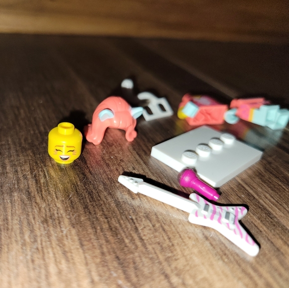 LEGO 71023 The LEGO MOVIE 2 - Kitty Pop Minifigure - Picture 8 of 10